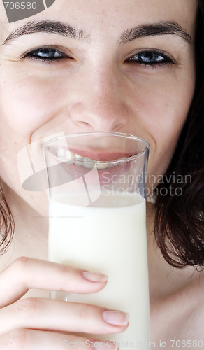 Image of Young people eating milk.