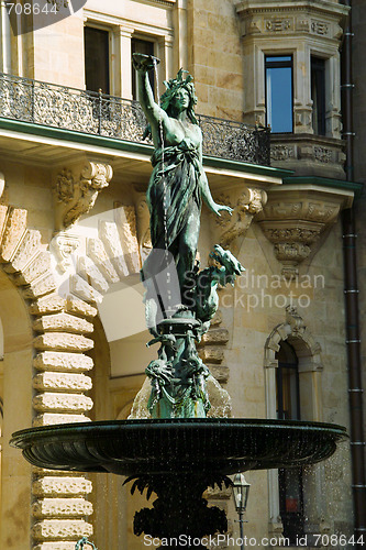 Image of Statue of the woman, fountain