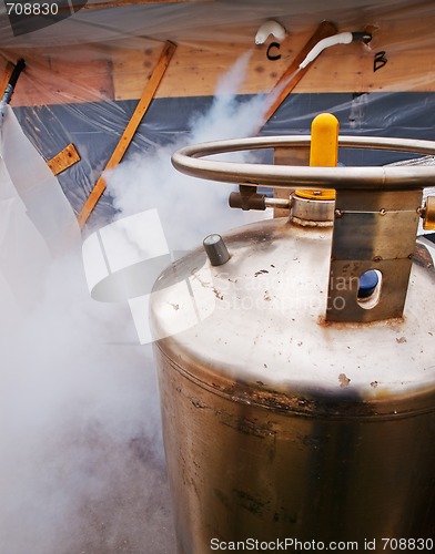 Image of Liquid Nitrogen Tank