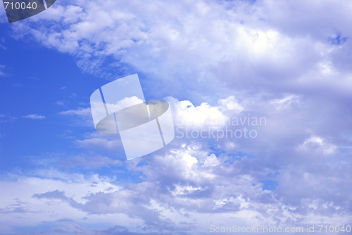 Image of white clouds in the blue sky