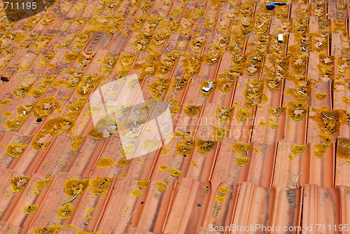 Image of Old and dirty roof tiles (sideview)