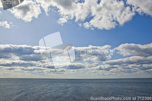 Image of clouds and sea