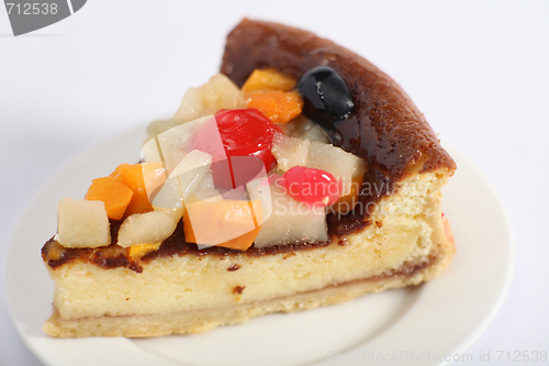 Image of Fruit topped sponge close up