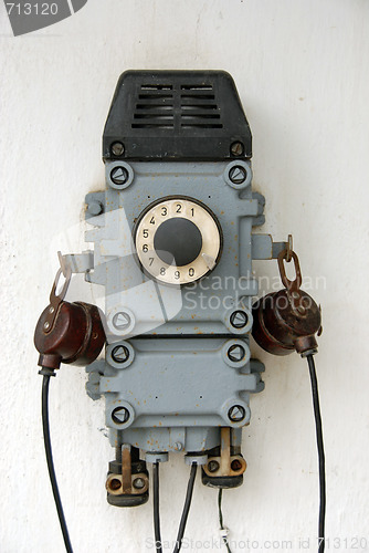 Image of old telephone