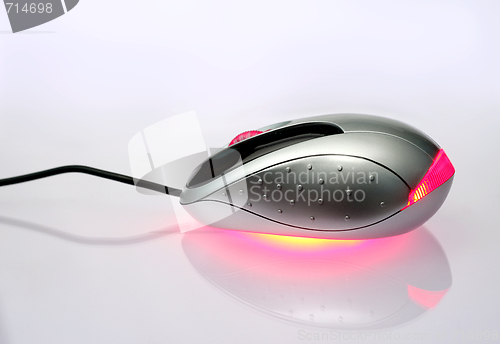 Image of Optical mouse and reflection