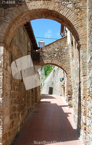 Image of Tuscan lane