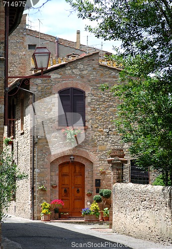 Image of Tuscan lane