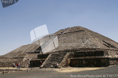 Image of "Pyramid of the Sun" in Teotihuacan pyramid complex, Mexico