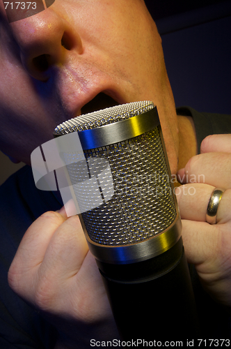 Image of Vocalist & Microphone