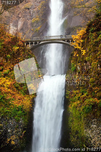 Image of waterfall - multnomah falls in Oregon