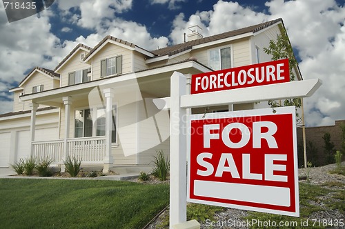 Image of Foreclosure Home For Sale Sign & House