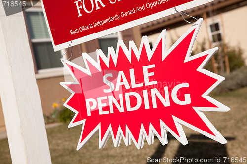 Image of Sale Pending Real Estate Burst Sign