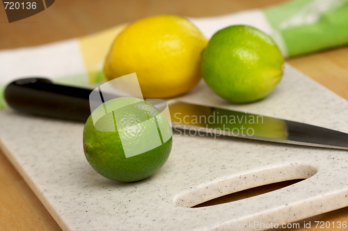 Image of Limes, Lemons and Knife