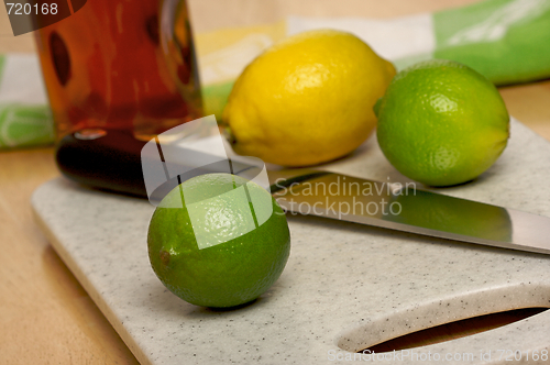 Image of Limes, Lemons and Knife