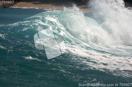 Image of Dramatic Shorebreak Wave