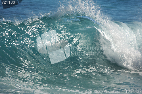 Image of Dramatic Shorebreak Wave