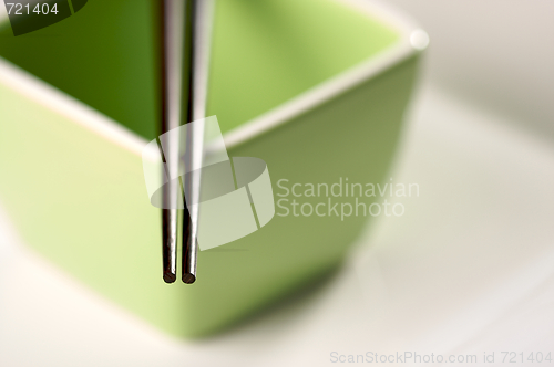 Image of Chopsticks & Green Bowl