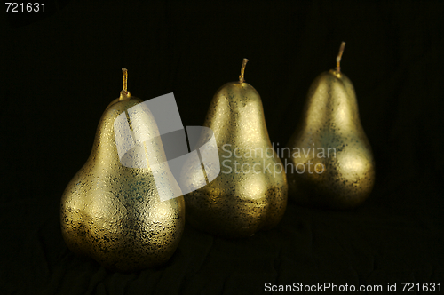 Image of Golden Pears in A Row 