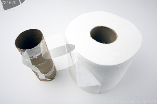 Image of Empty and Full Toilette Paper Rolls