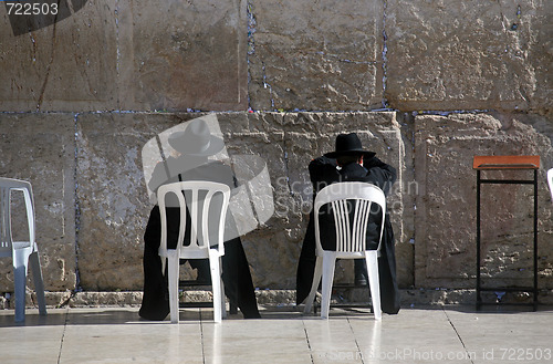 Image of Jews praying at the Western Wall 