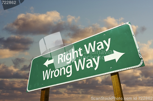 Image of Right and Wrong Way Green Road Sign