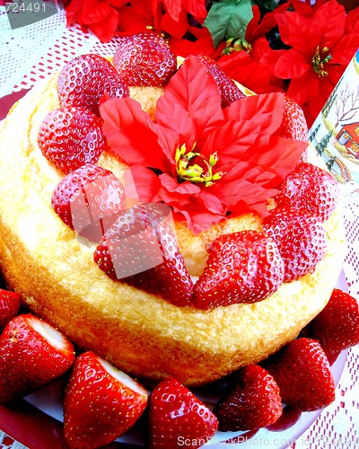 Image of Angel food cake with fresh strawberries