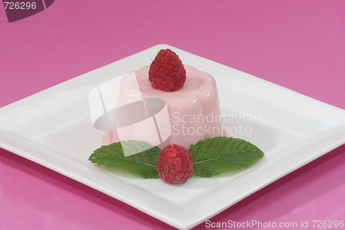 Image of Raspberry pudding