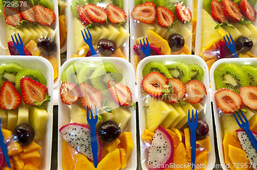 Image of Packed fruit salad.