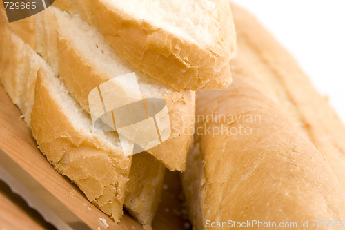 Image of baguette and knife