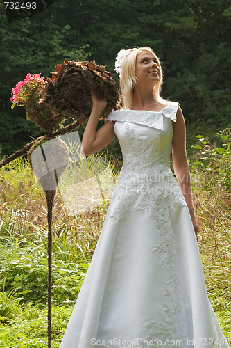 Image of Bride outdoor