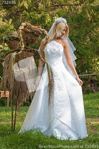 Image of Bride outdoor