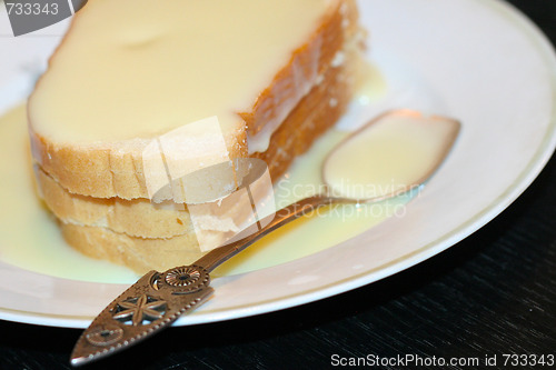 Image of bread on plate