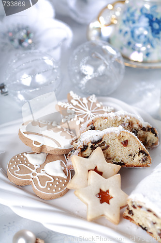 Image of Christmas cake and cookies