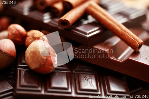 Image of chocolate with hazelnuts and cinnamon