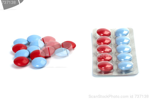 Image of red and blue pills