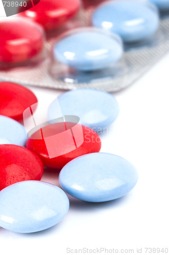 Image of red and blue pills