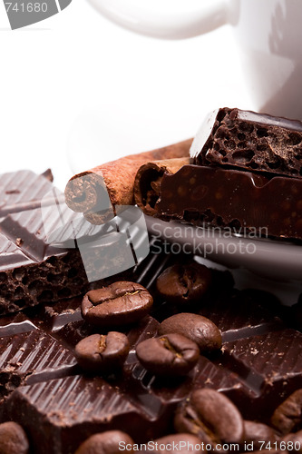 Image of ñãçá chocolate, coffee beans, cinnamon