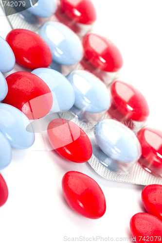 Image of red and blue pills 