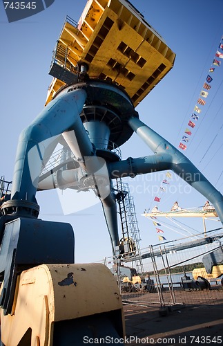 Image of Portal cranes amon tall ships