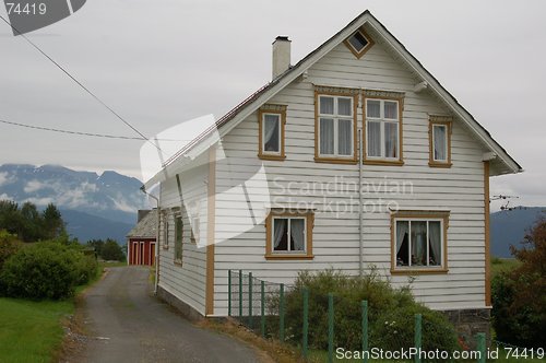 Image of Norwegian house 17.07.2005