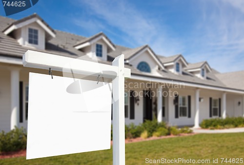 Image of Blank Real Estate Sign & Home
