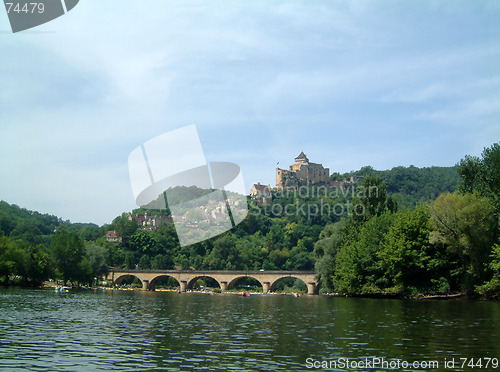 Image of Chateau above Dordogne bridge
