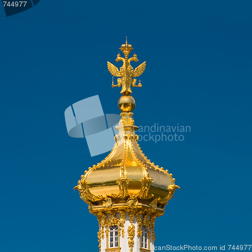 Image of Russian Empire symbol at the top of Big Palace cupola