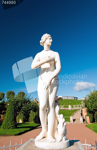 Image of Naked female statue