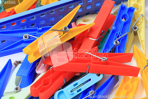 Image of Many clothespins 