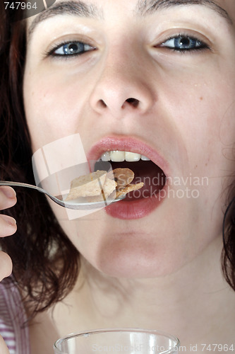 Image of Young people eating milk with cereals