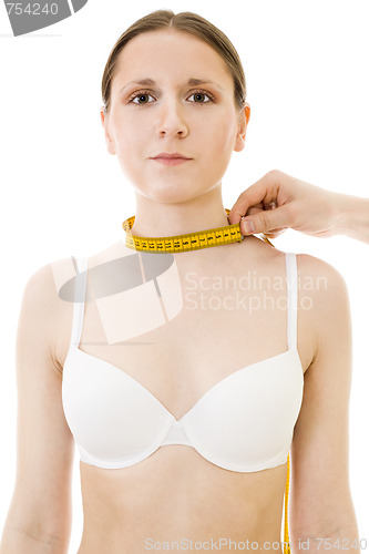 Image of Measuring woman's neck length