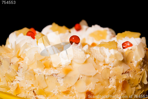 Image of cake with cream