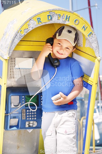 Image of Rusty pay-phone