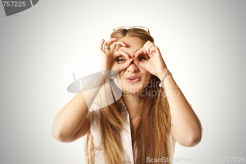 Image of Hands as binoculars